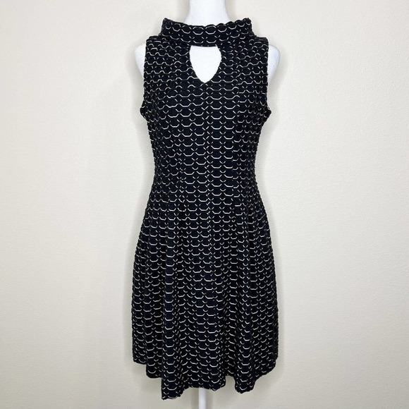 Taylor Dresses & Skirts - Taylor Black & White Textured Knit Sleeveless 60s Mock Neck Keyhole Dress Sz 6